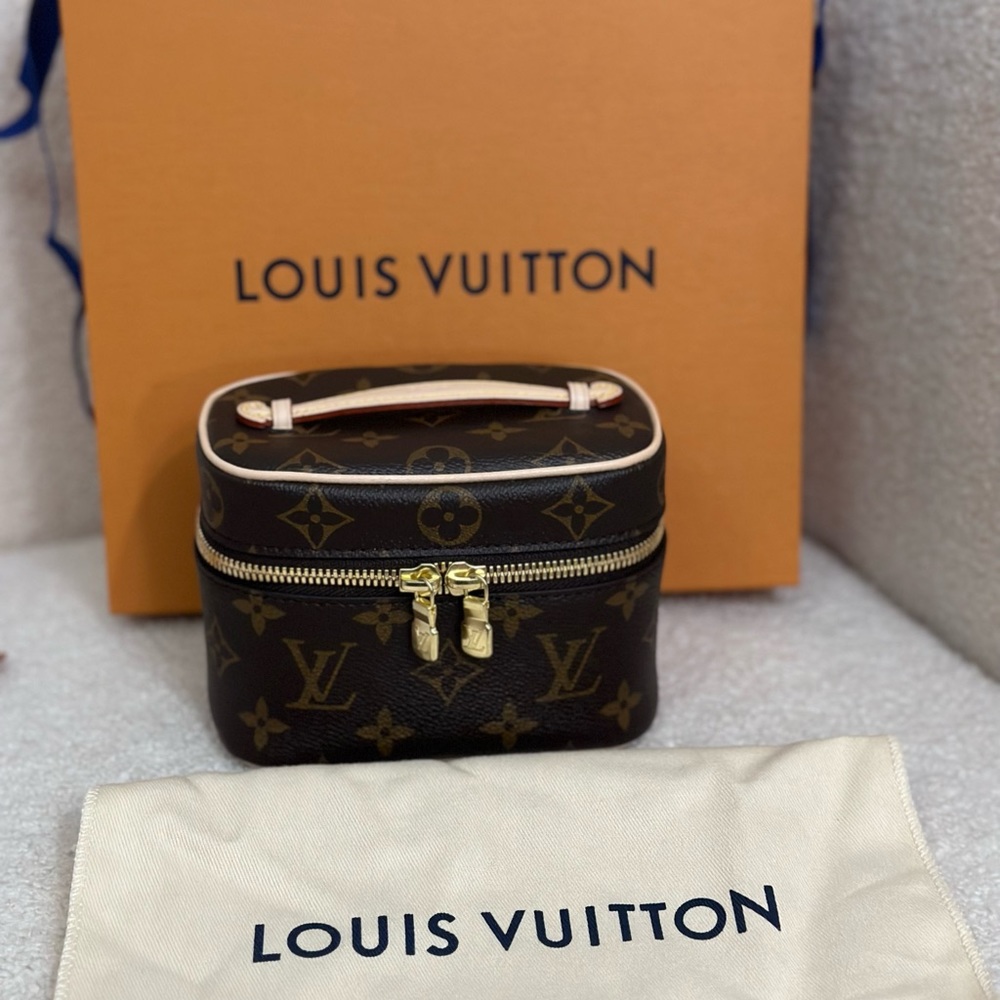 Louis Vuitton nano vanity